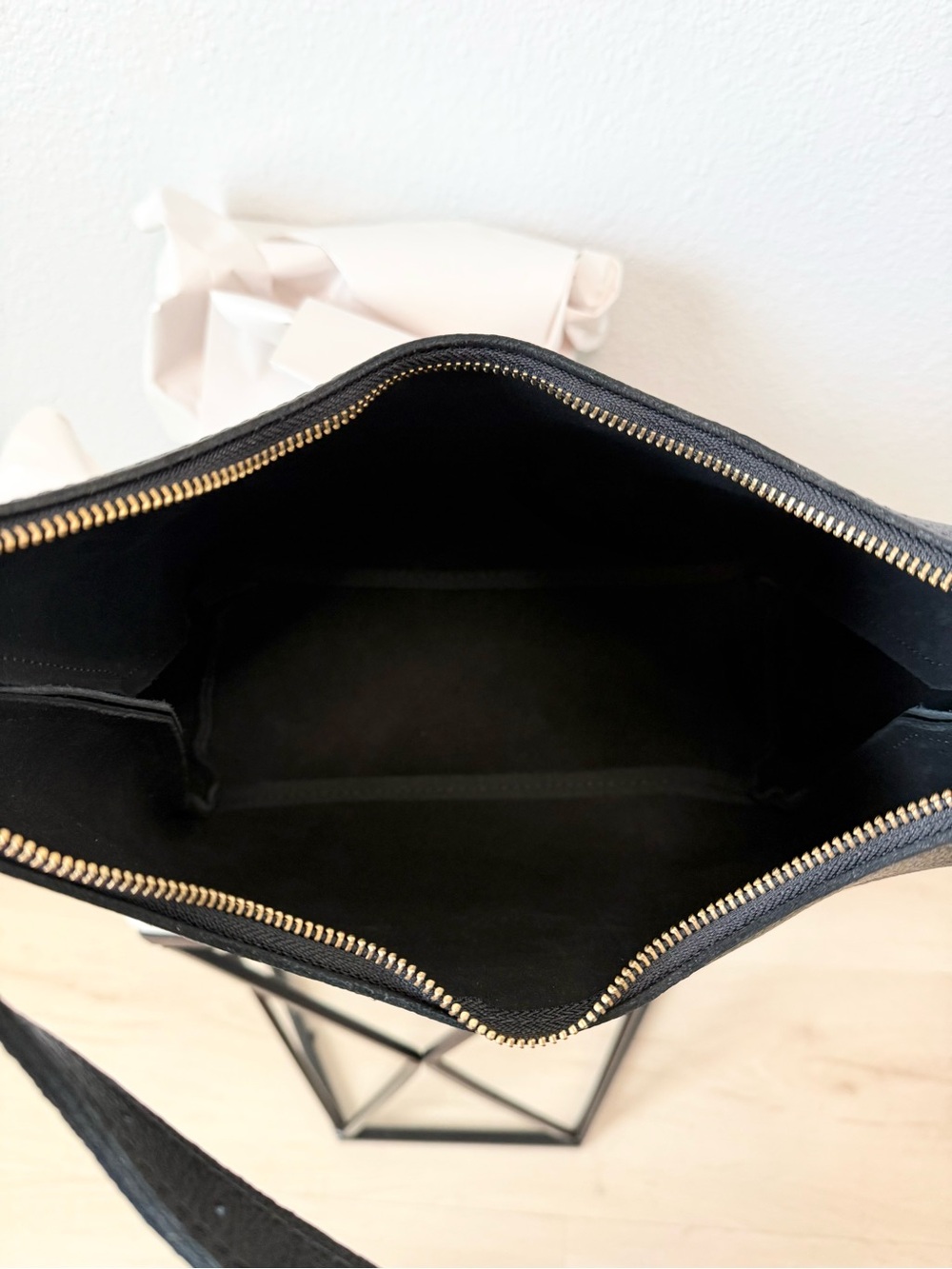 Portland Leather Goods Medium Aspen Shoulder Bag Pebbled Black NWOT - Picture 6 of 7
